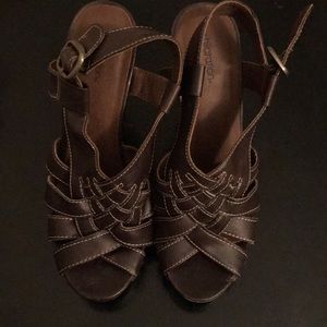 xhilaration size 6 brown heels